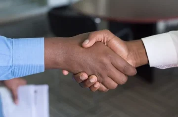 How to Dress for a Job Interview as a Teen